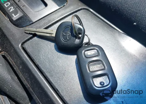 2002 Toyota Camry Se V6 z USA, uszkodzony, nr VIN JTDBF32K220027033